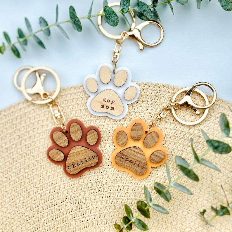 Custom Engraved Dog Paw Print Keychain – Personalized Pet Name Gift 🐾✨